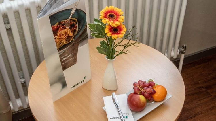 Privitazimmer Tisch