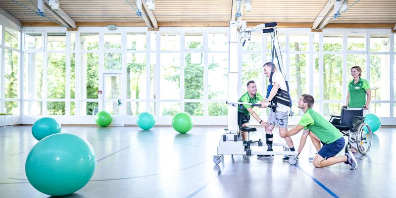 Therapie im Gangtrainer