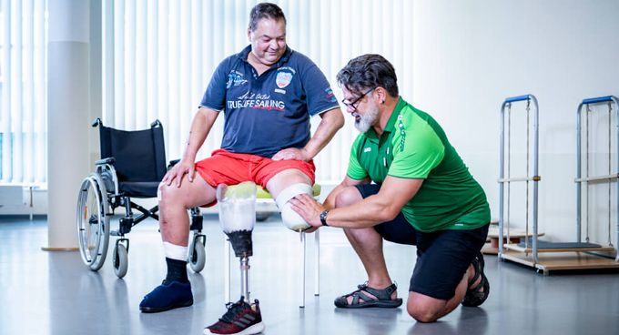 Anprobe einer Unterschenkelprothese