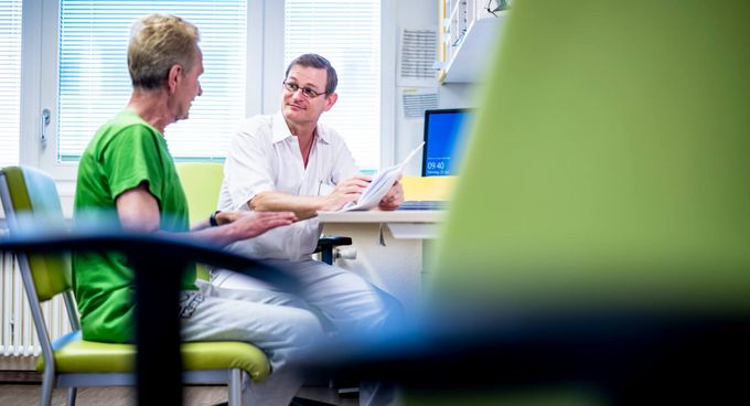 Arzt und Patient im Gespräch